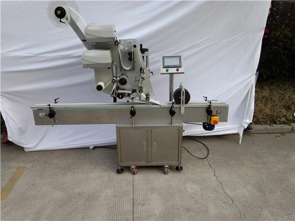 Автоматична машина наклейки плоских етикеток для плоских пляшок 