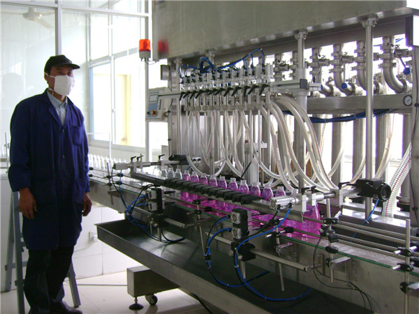 машина для розливу пляшок для рідин